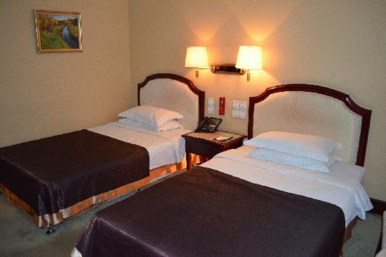Beijing King Wing Hot Spring Hotel Bagian luar foto