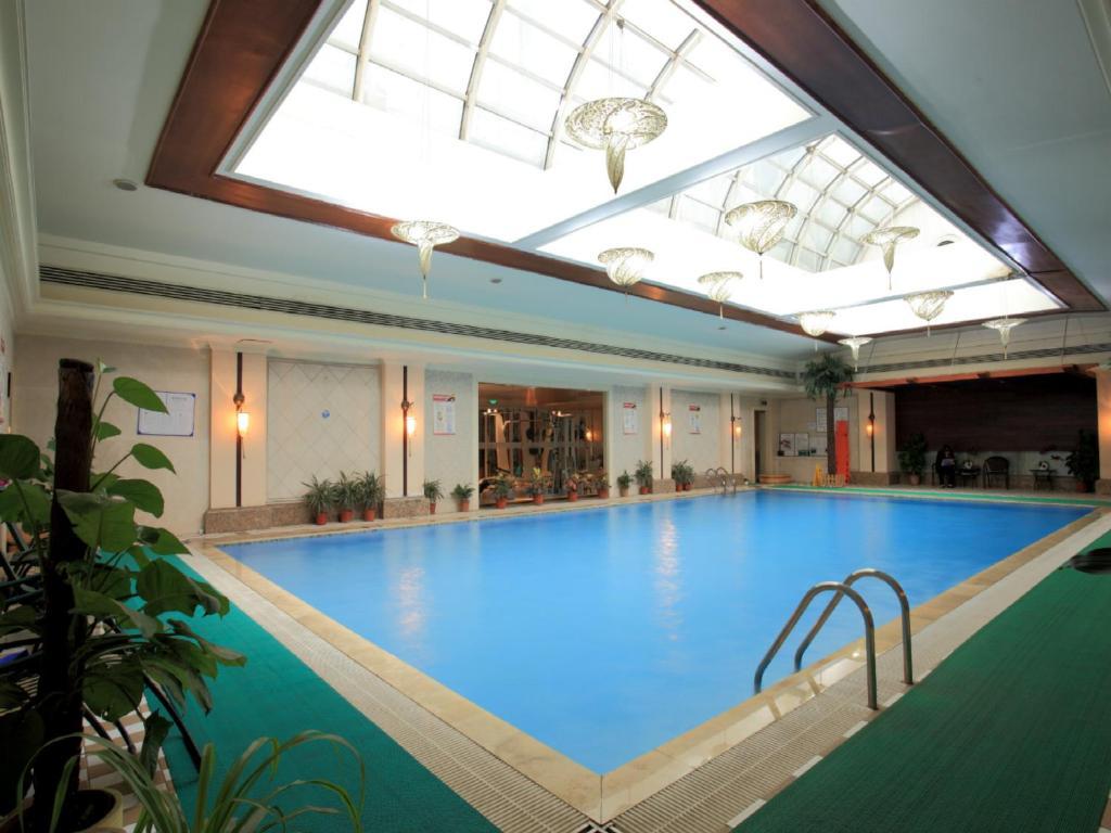 Beijing King Wing Hot Spring Hotel Bagian luar foto