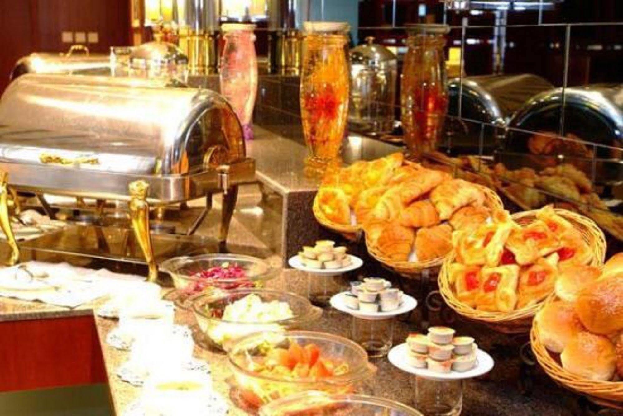 Beijing King Wing Hot Spring Hotel Bagian luar foto