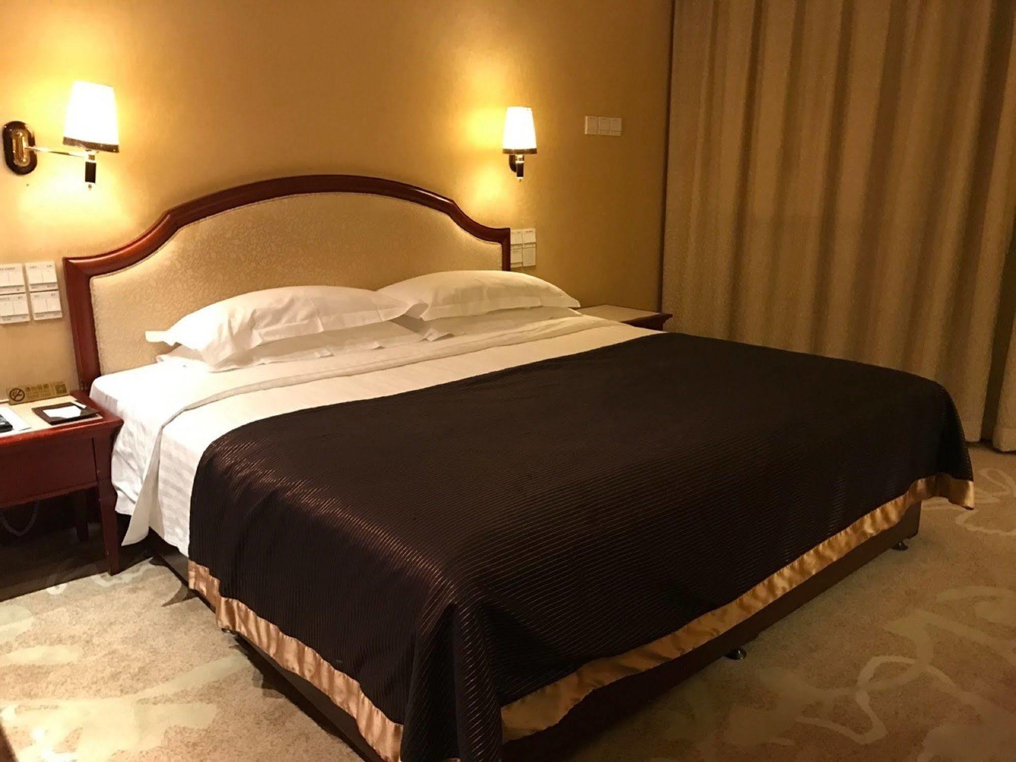 Beijing King Wing Hot Spring Hotel Bagian luar foto