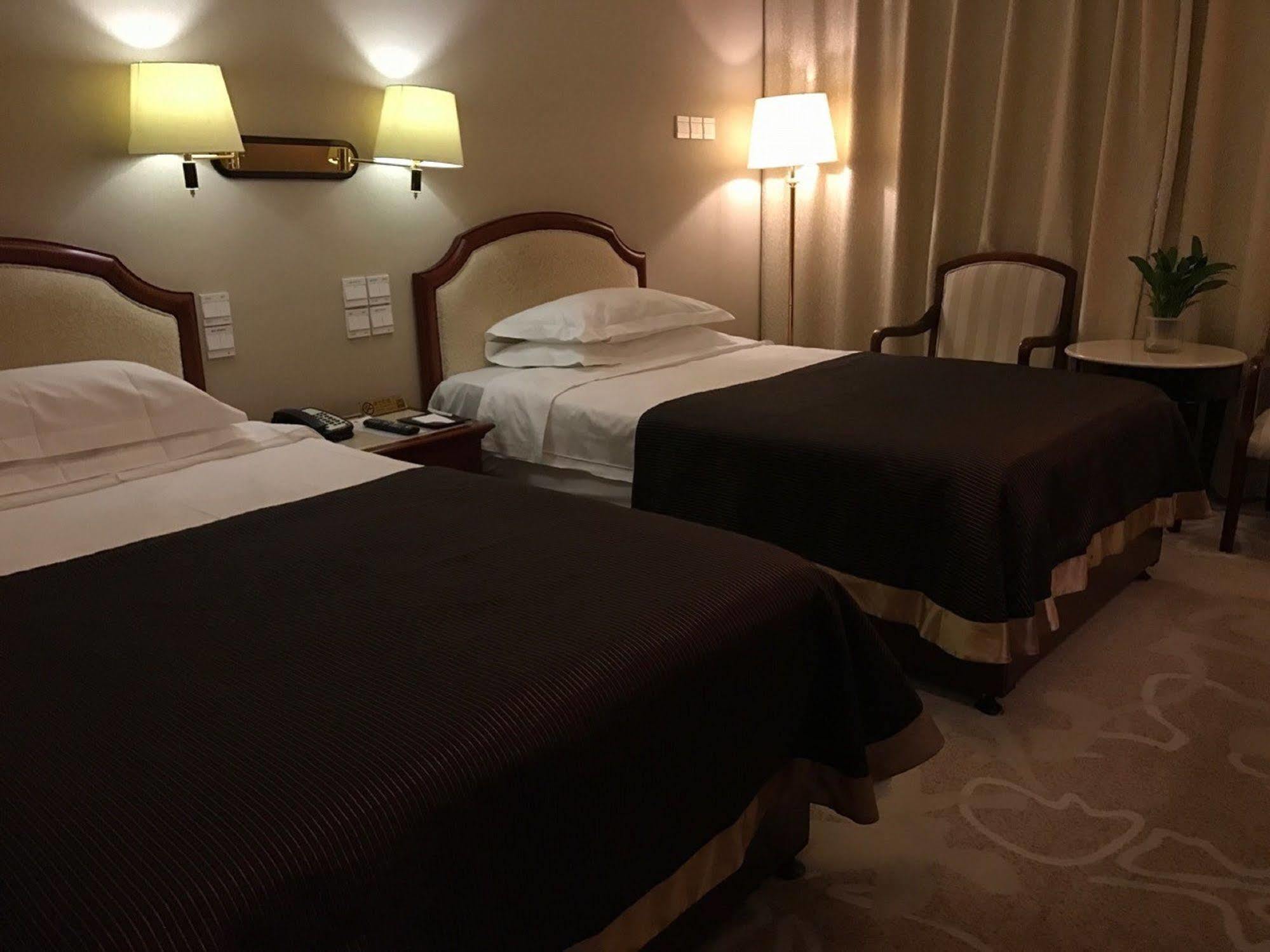 Beijing King Wing Hot Spring Hotel Bagian luar foto